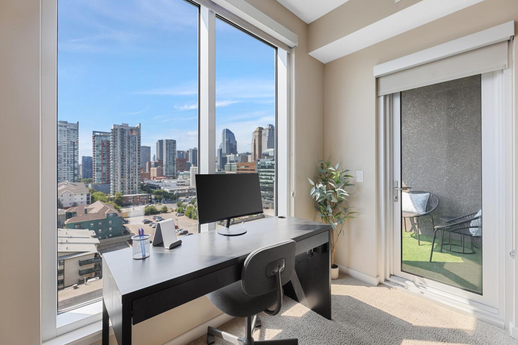 Heart Of Downtown Calgary Spacious Luxury Condo With Stunning Views And Premium Amenities ภายนอก รูปภาพ