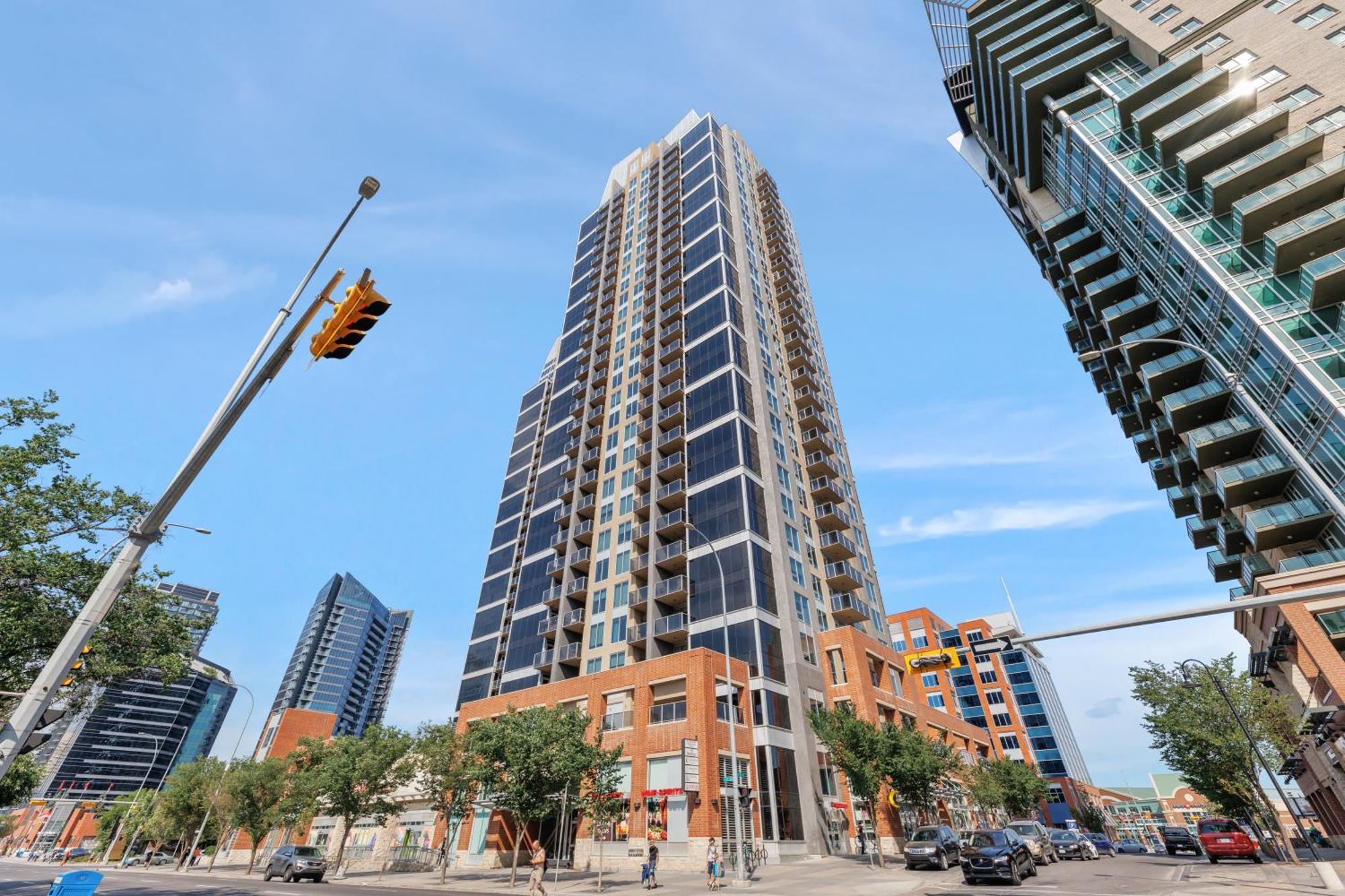 Heart Of Downtown Calgary Spacious Luxury Condo With Stunning Views And Premium Amenities ภายนอก รูปภาพ